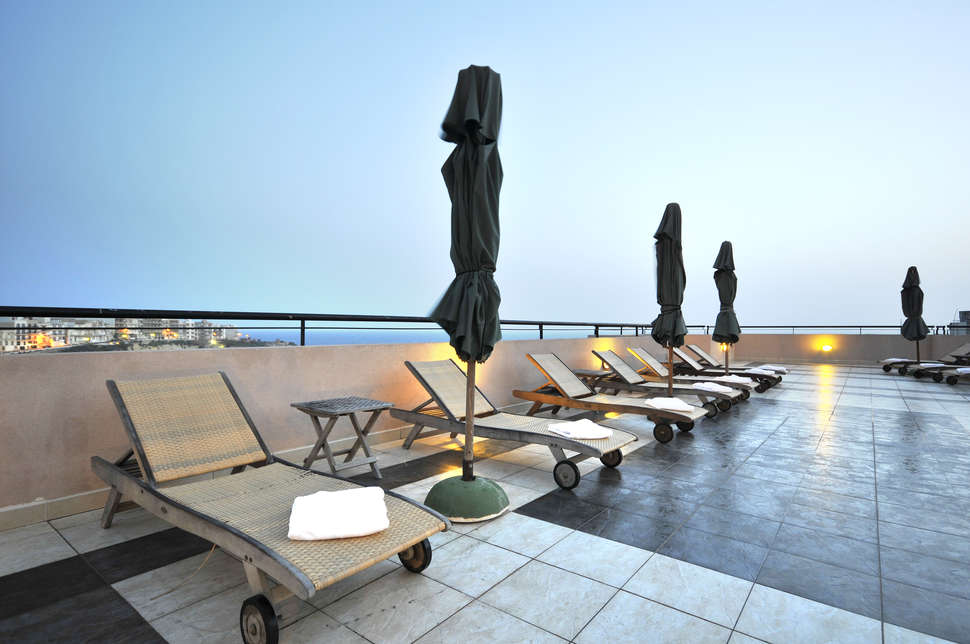 Een foto van het terras bij Hotel Calypso