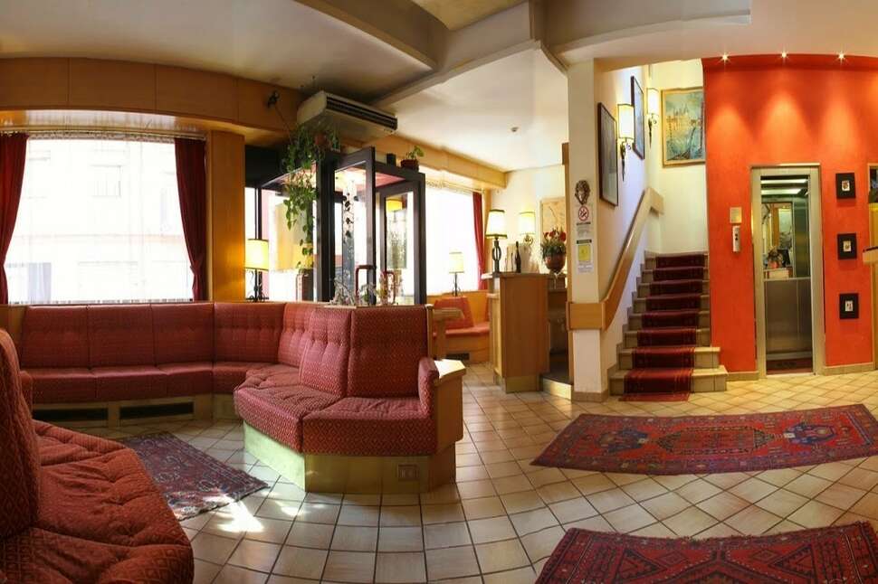 Een foto van het interieur van Camelia Rooms