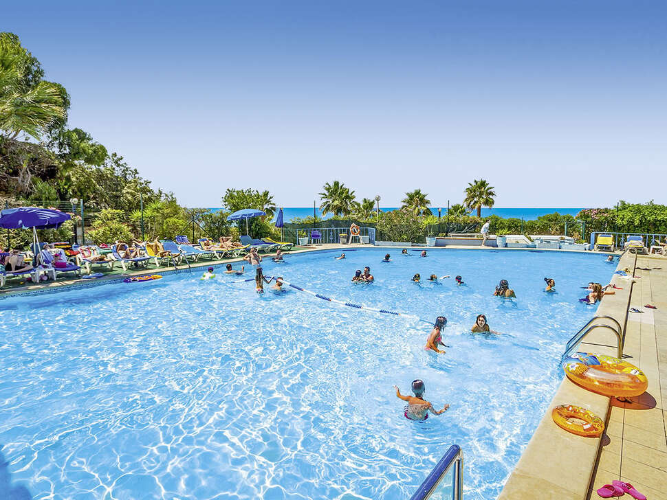 Een foto van het zwembad bij Monica Isabel Beach Club