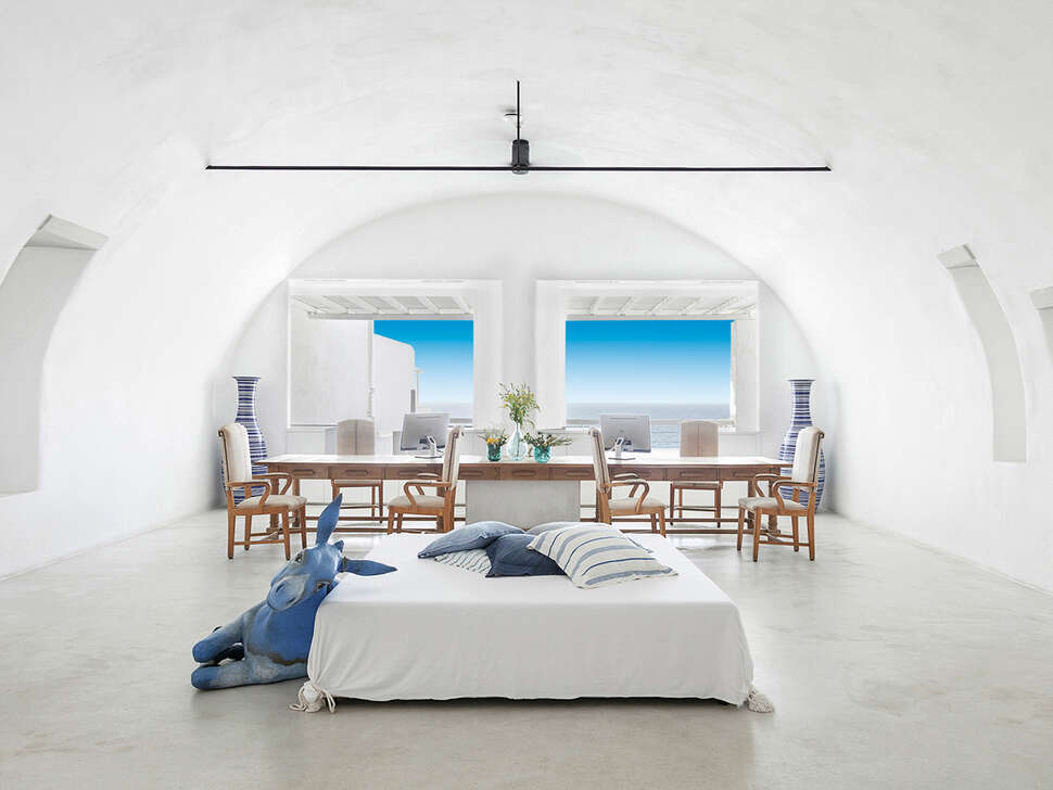 Een foto van het interieur van Mykonos Blu Grecotel Boutique Resort