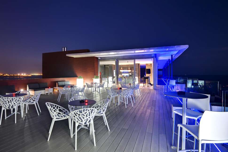Ein Foto von der Terrasse im Barcelo Illetas Albatros