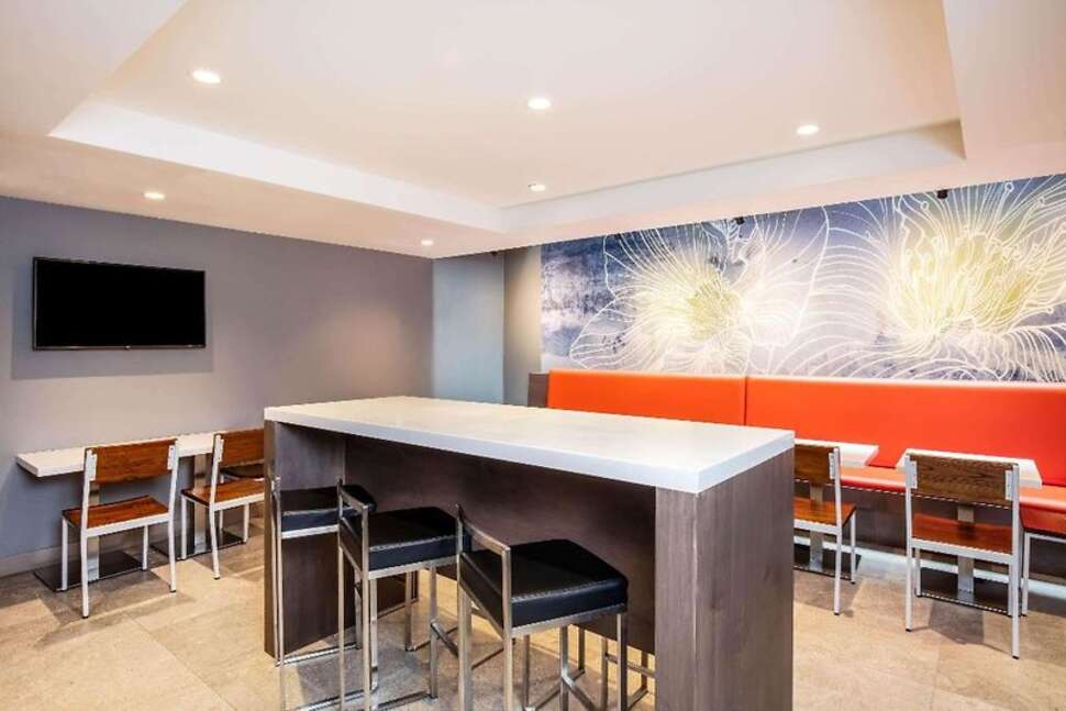 Een foto van La Quinta Inn & Suites by Wyndham Times Square South