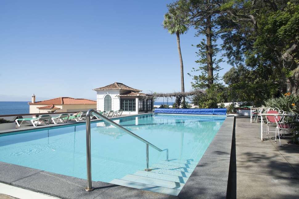 Een foto van het zwembad bij Quinta Da Penha de Franca & Penha de Franca Mar
