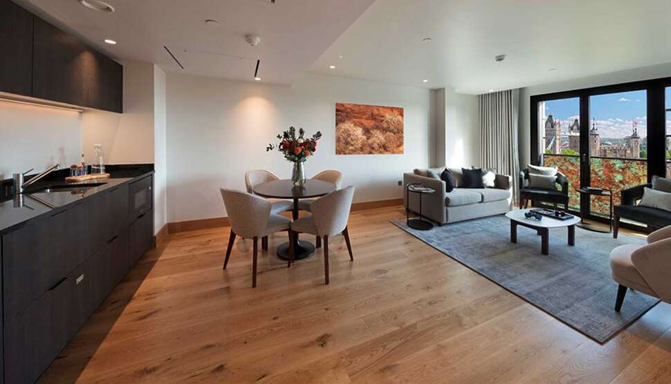 Ein Foto Tower Suites by Blue Orchid Hotels