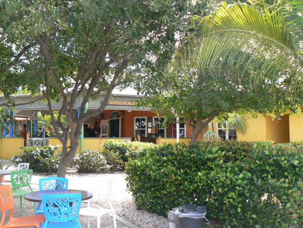 Een foto van het terras bij MVC Eagle Beach