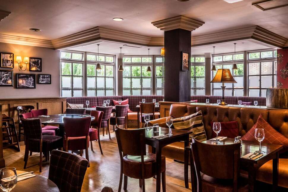 Ein Foto The Bridge Hotel