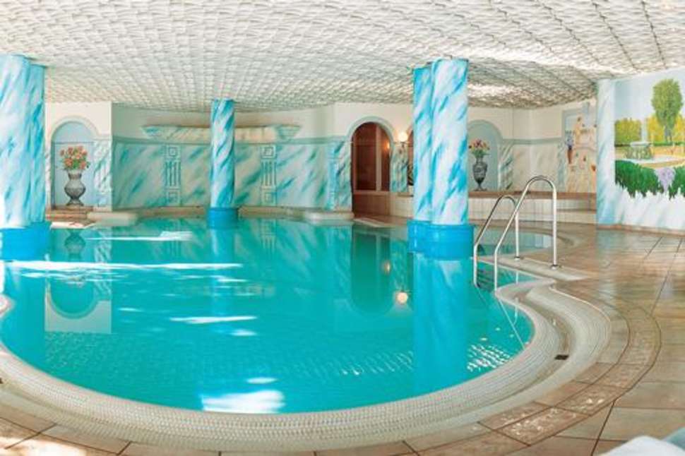 Een foto van het zwembad bij Grand Hotel Zell am See