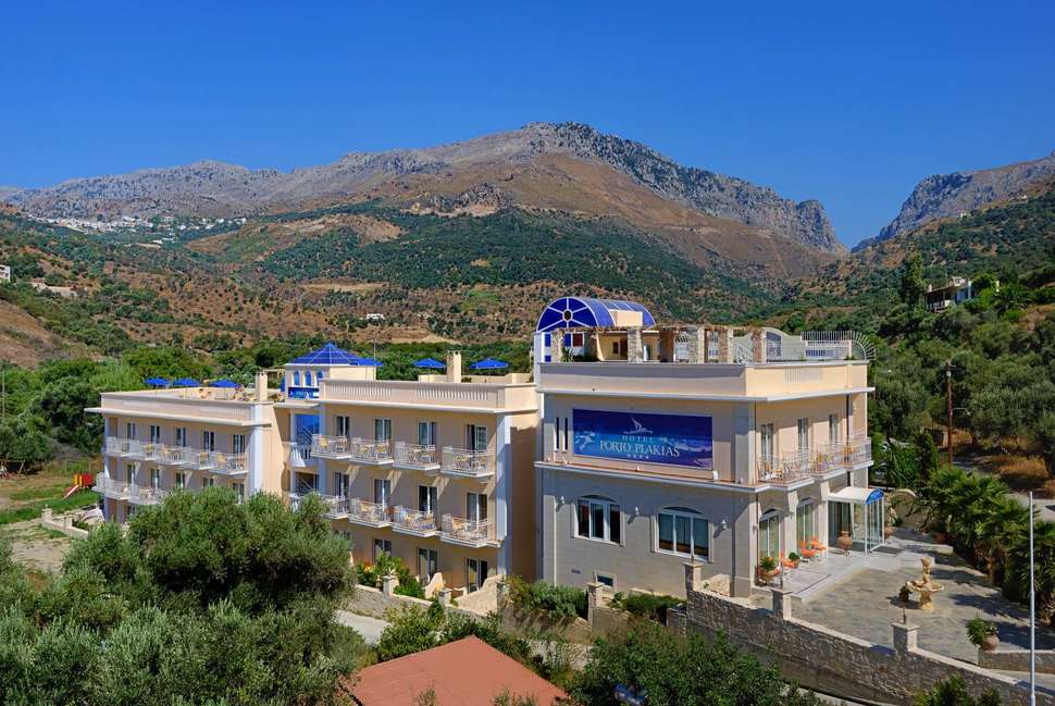 Een foto van de buitenkant van Hotel Porto Plakias