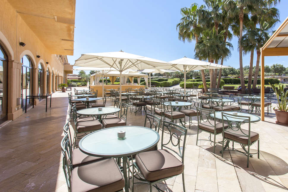 Een foto van het terras bij Hacienda Son Antem Golf Resort