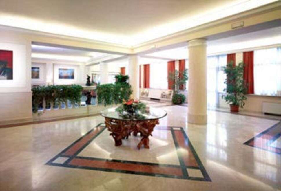 Een foto van het interieur van Grand Hotel Adriatico Florence