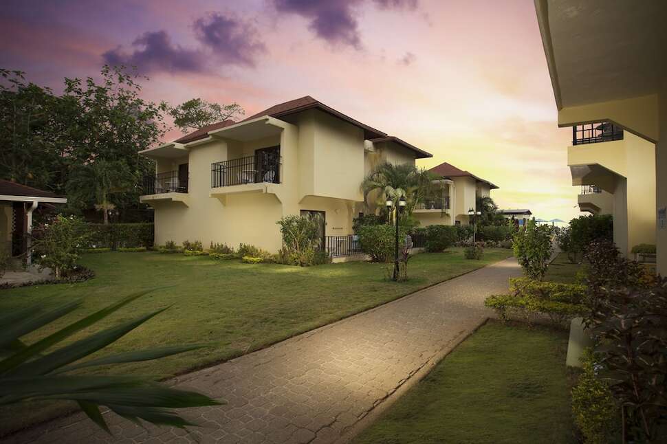 Een foto van de buitenkant van Rooms on the Beach Negril
