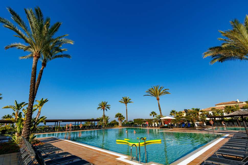Ein Foto vom Pool im Impressive Playa Granada Golf