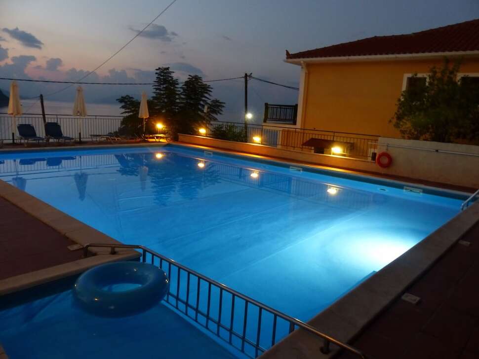 Een foto van het zwembad bij Hotel Oceanis
