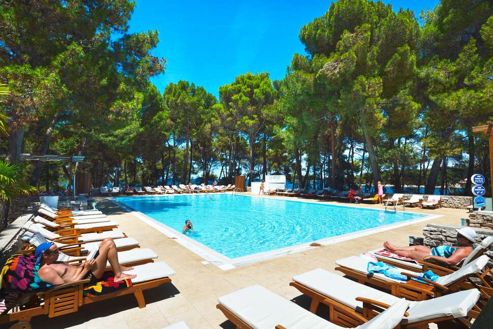 Ein Foto vom Pool im Villa Galijot Plava Laguna