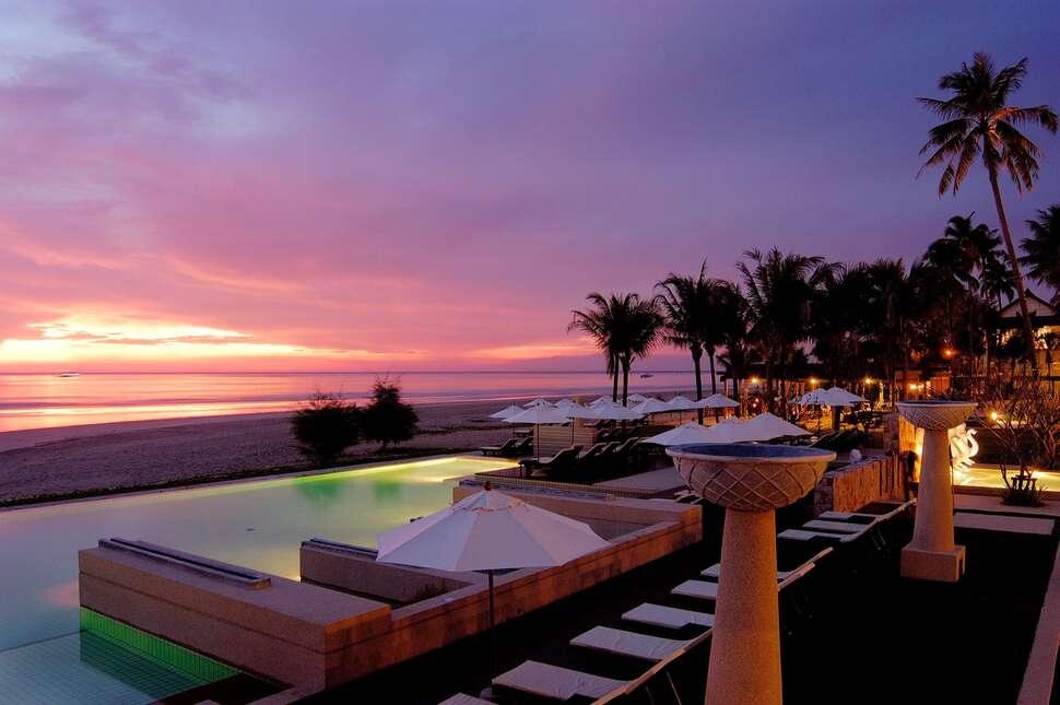 Een foto van het zwembad bij Apsara Beachfront Resort & Villa
