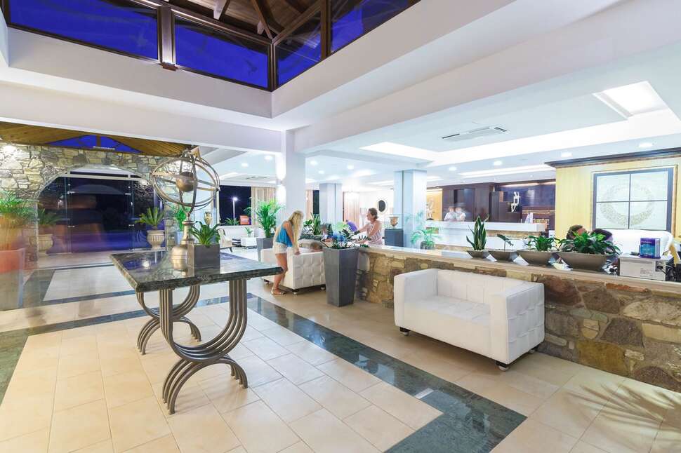 Een foto van het interieur van Natura Village Hotel & Spa