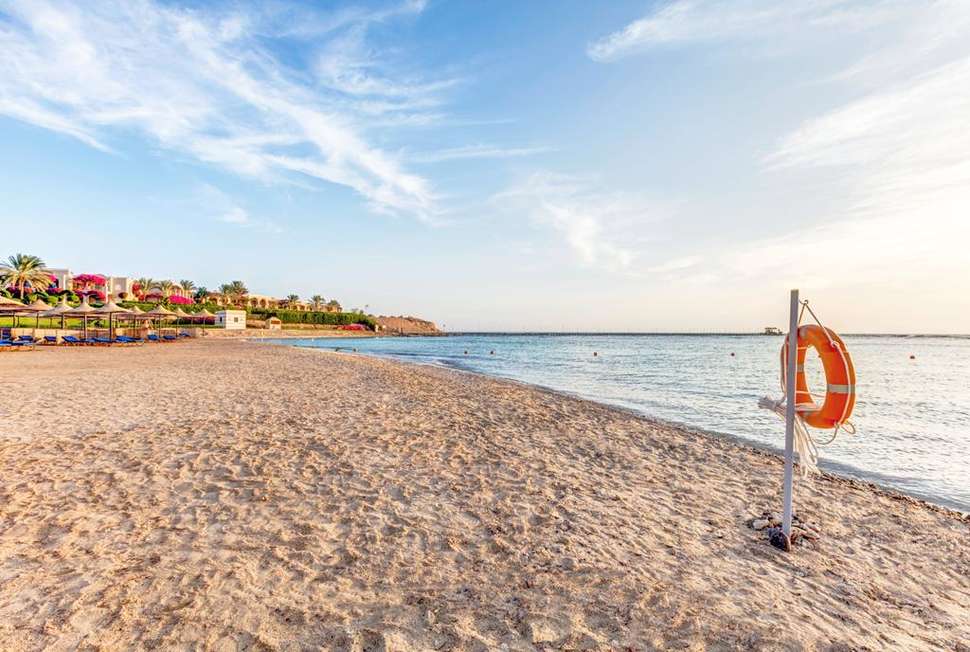 Een foto van het strand bij Magic Life Kalawy Imperial