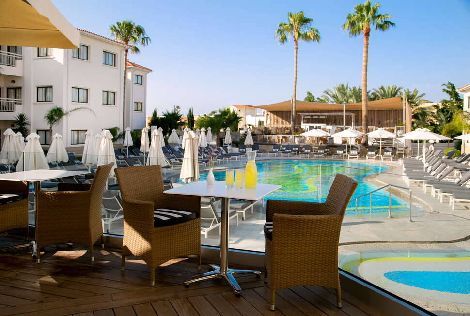 Ein Foto von der Terrasse im The King Jason Paphos