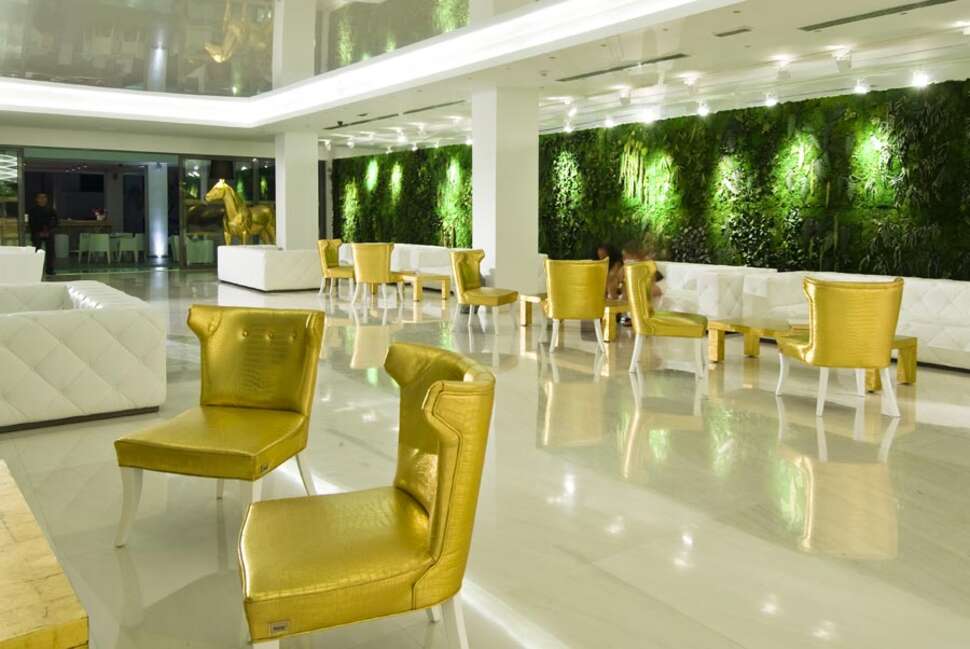 Een foto van het interieur van Diamond Deluxe Hotel