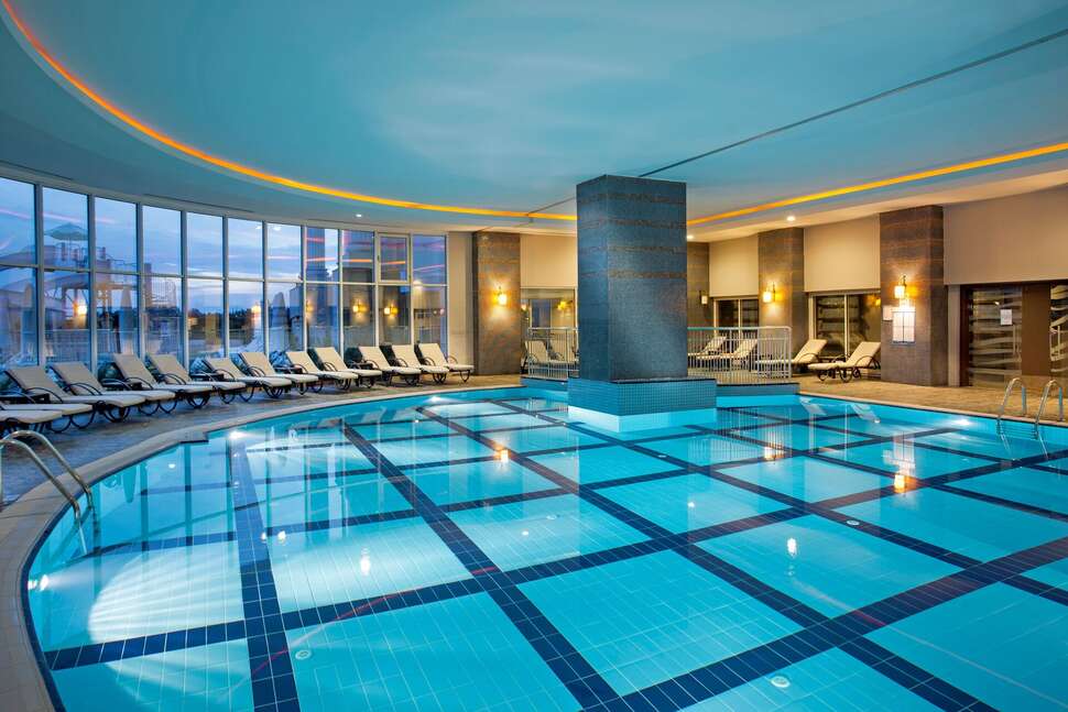 Een foto van het zwembad bij Roma Beach Resort & Spa