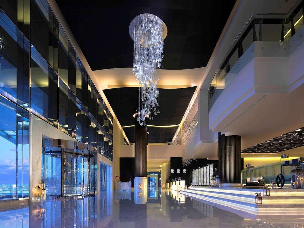 Ein Foto vom Innenbereich im Sofitel Abu Dhabi Corniche