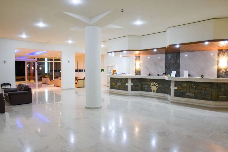 Een foto van het interieur van Marathon Hotel