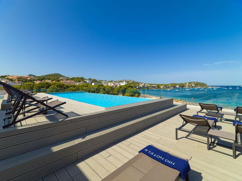 Ein Foto vom Pool im H10 Casa Del Mar