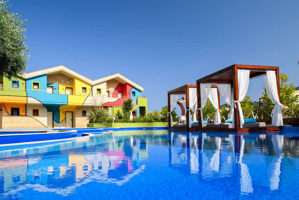 Ein Foto vom Pool im Alexandra Golden Boutique Hotel