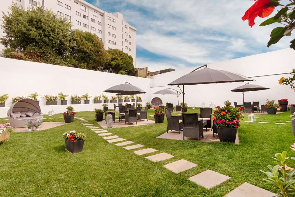 Ein Foto von der Terrasse im Hotel Cristal Porto