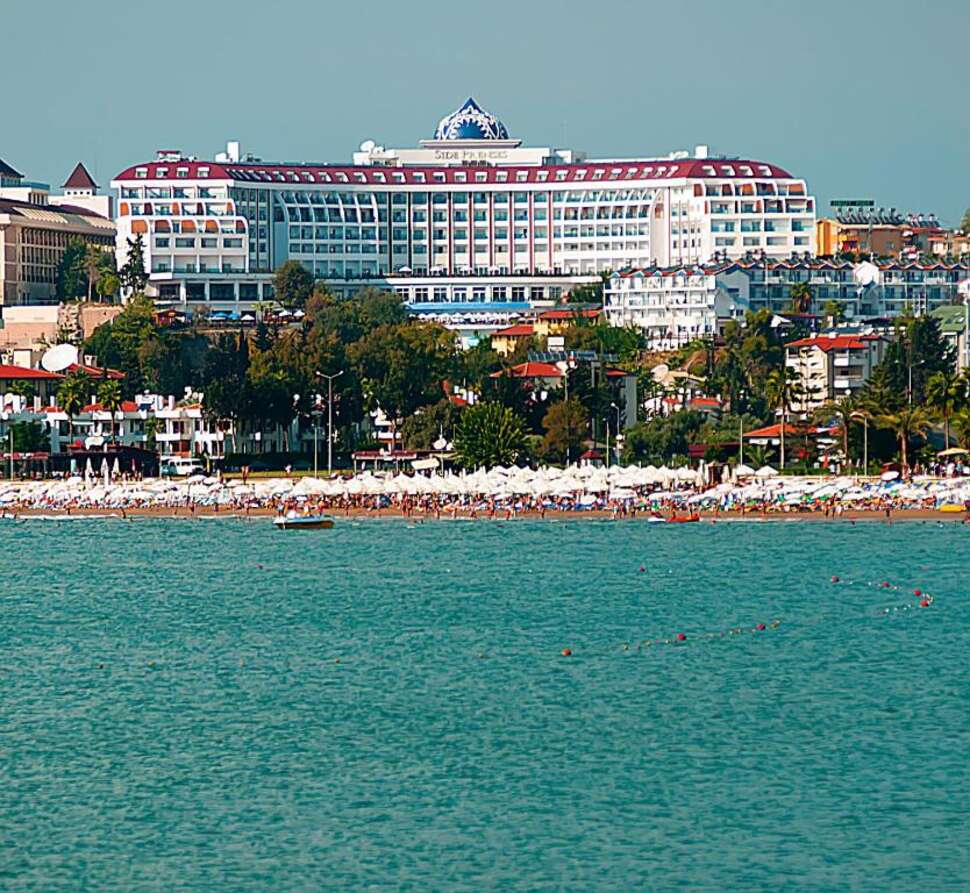 Ein Foto von der Außenansicht des Side Prenses Resort & Spa