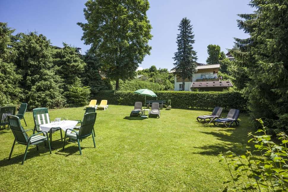 Een foto van het terras bij Sporthotel Austria