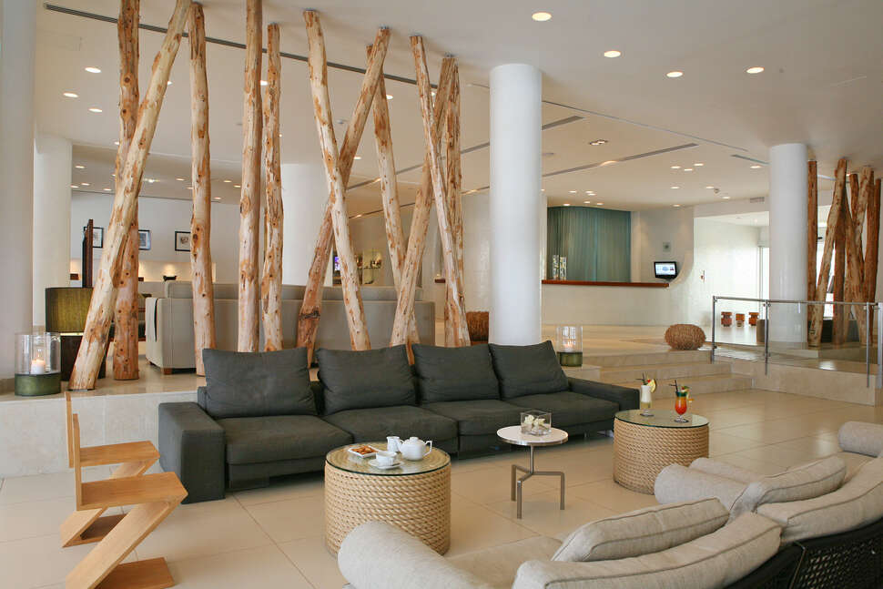 Een foto van het interieur van Napa Mermaid Hotel & Suites