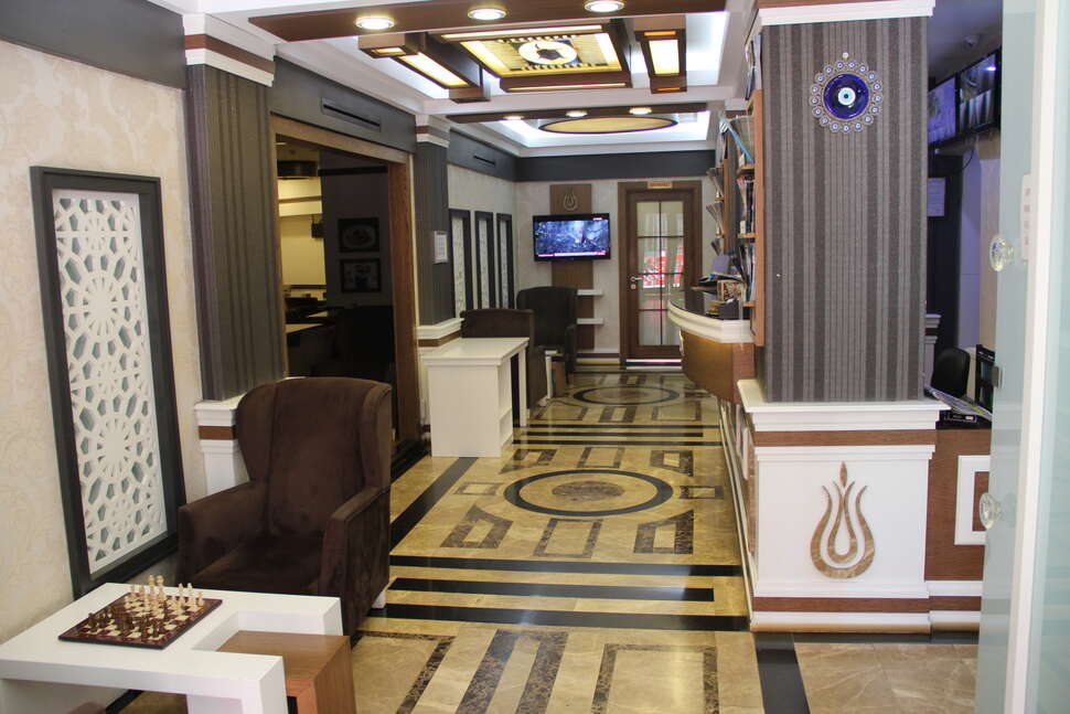 Ein Foto Black Tulip Hotel