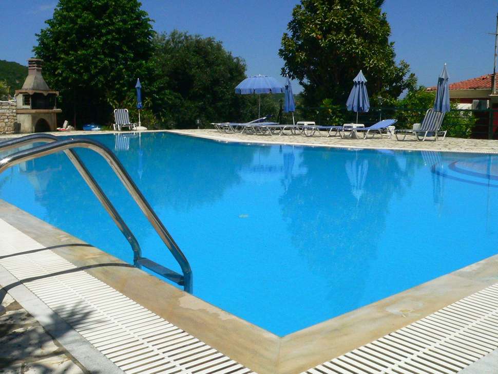 Een foto van het zwembad bij Apraos Bay Hotel