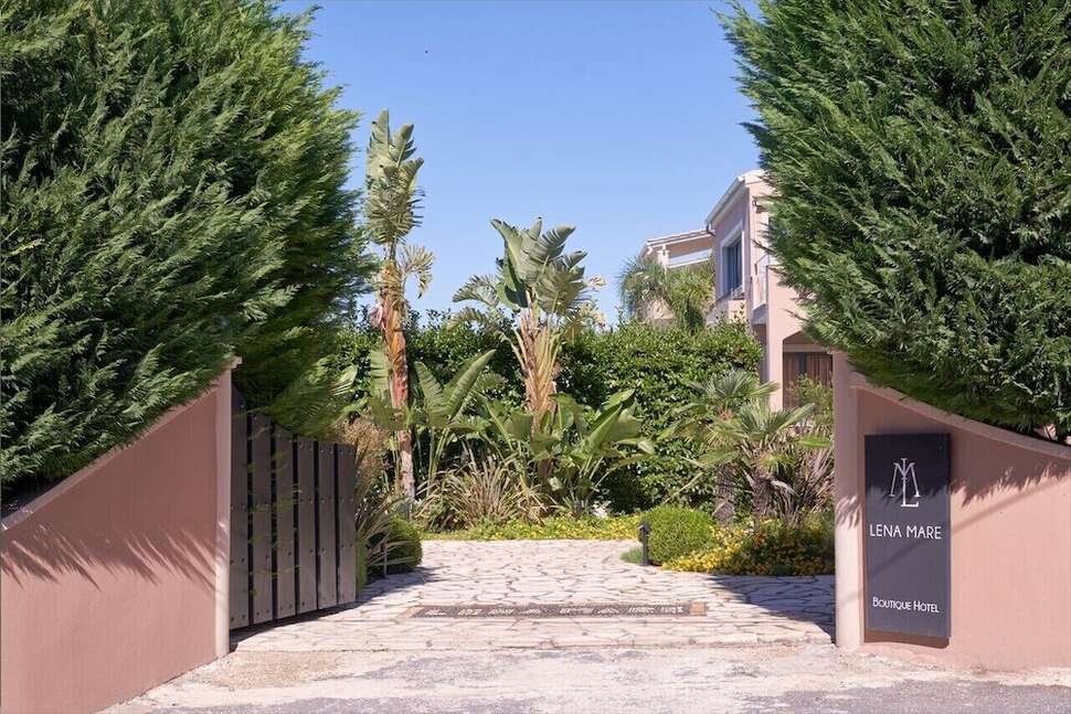Een foto van de buitenkant van Lena Mare Boutique Hotel