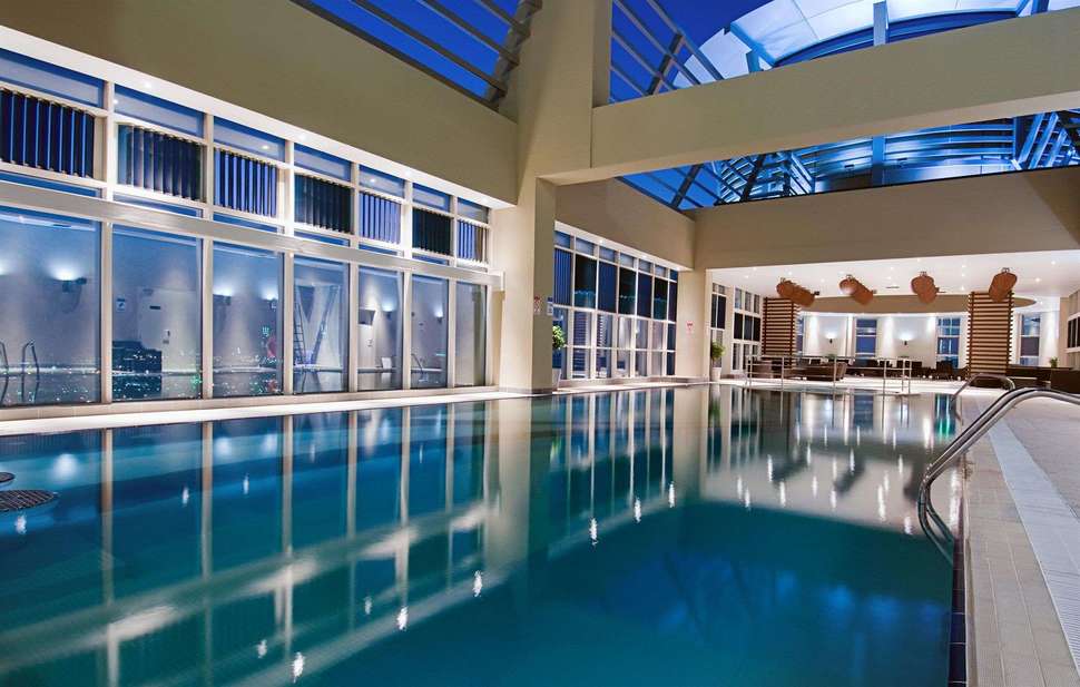 Ein Foto vom Pool im Grand Millennium Al Wahda