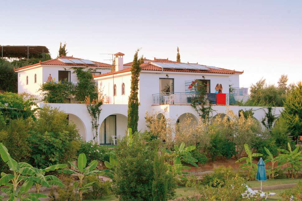 Een foto van Sunrise Village Beach Hotel