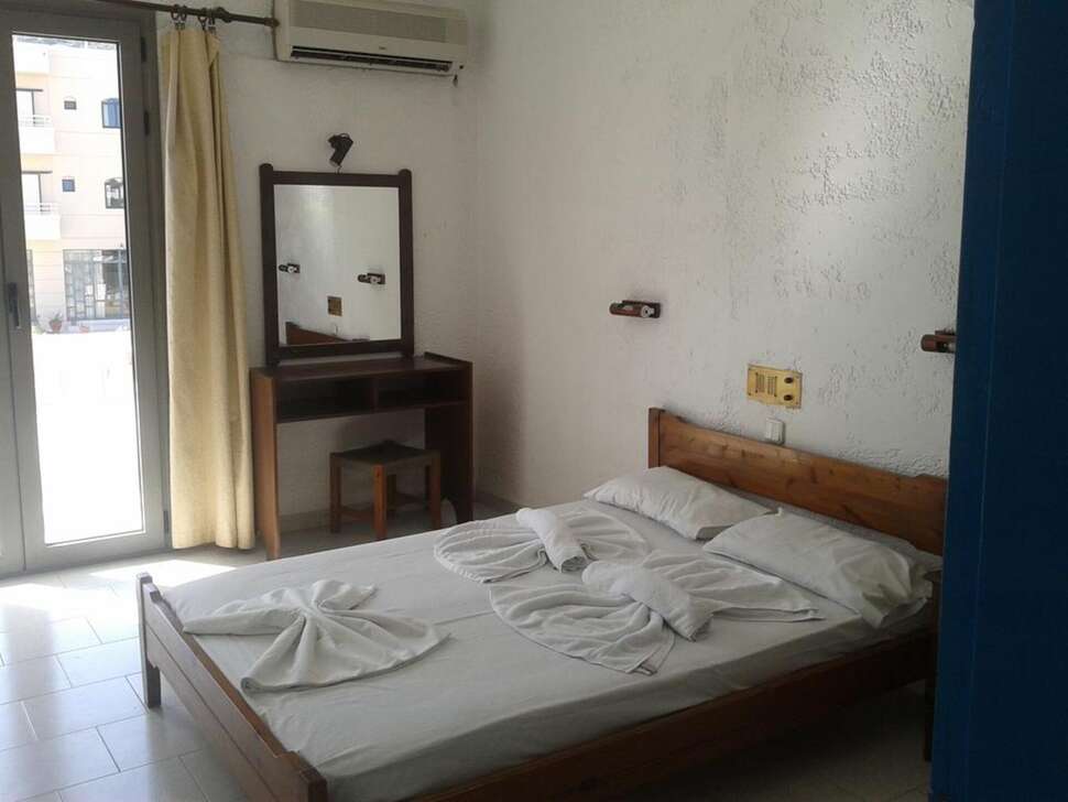 Ein Foto Neon Hotel