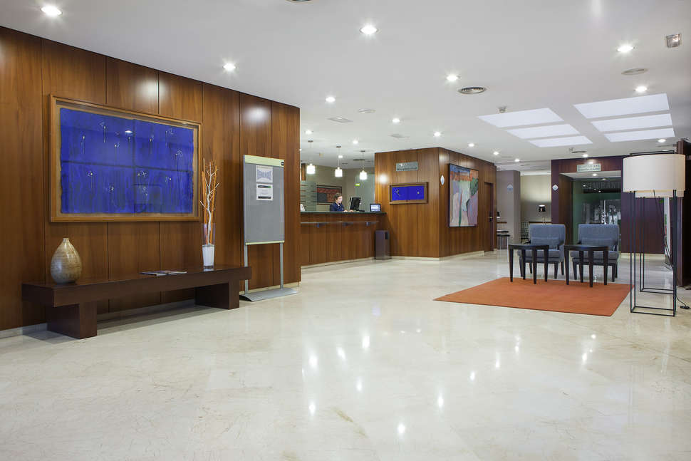 Een foto van het interieur van NH Ciudad de Valencia