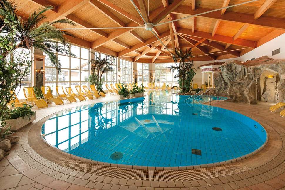 Een foto van het zwembad bij Lisi Family Hotel