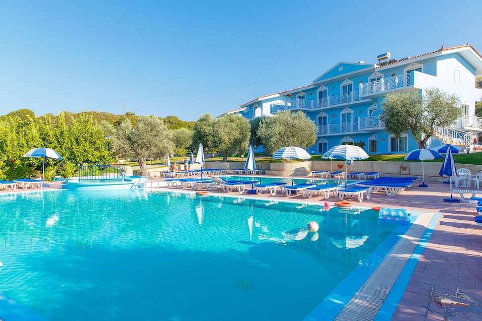 Ein Foto von einer Übersicht des Filoxenia Hotel Tholos
