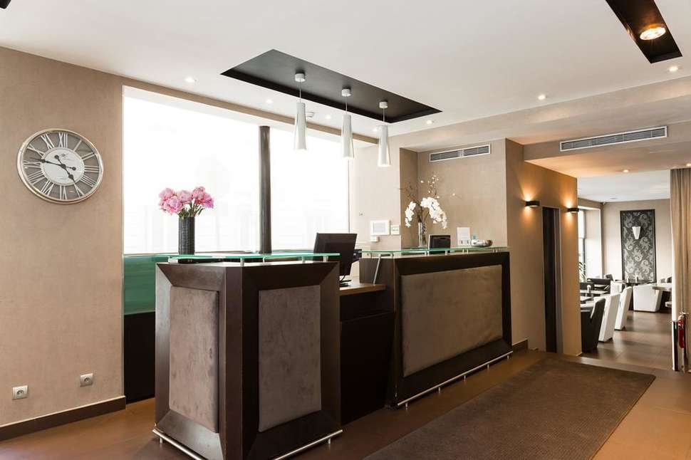 Een foto van het interieur van Hotel Elysees Bassano