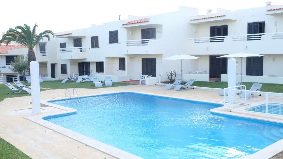 Een foto van een overzicht van Aura Village City Beach Appartementen