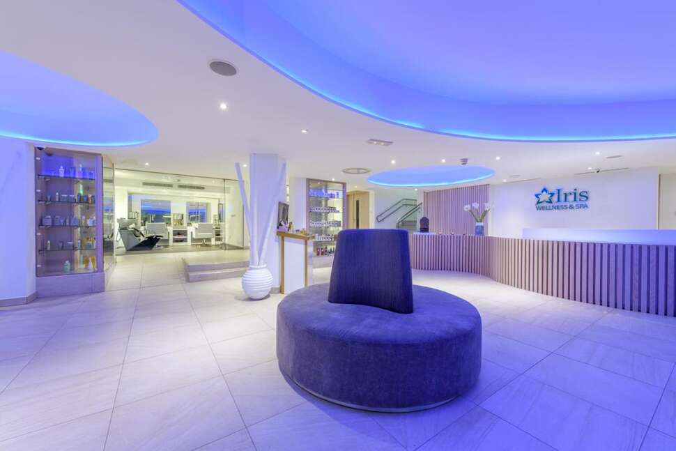 Een foto van de faciliteiten bij Asterias Beach Hotel