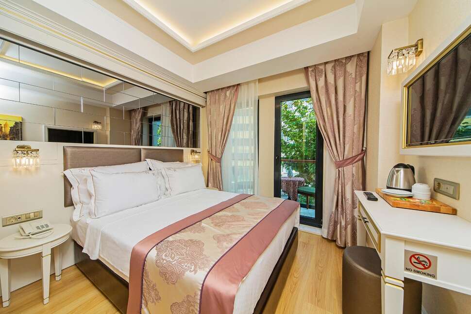 Ein Foto Grand Naki Hotel