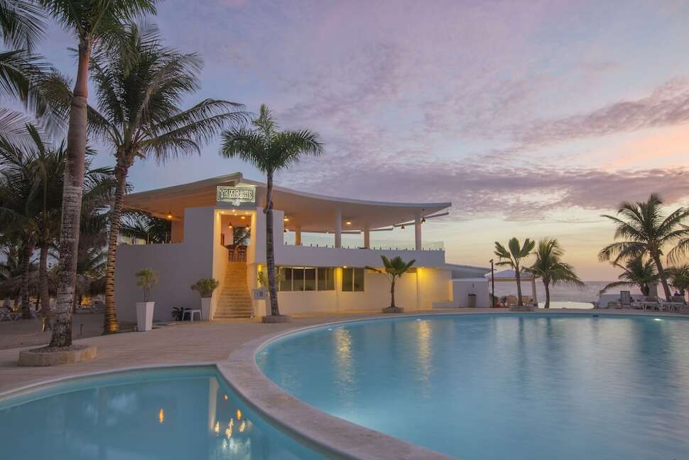Een foto van het zwembad bij HM Alma de Bayahibe