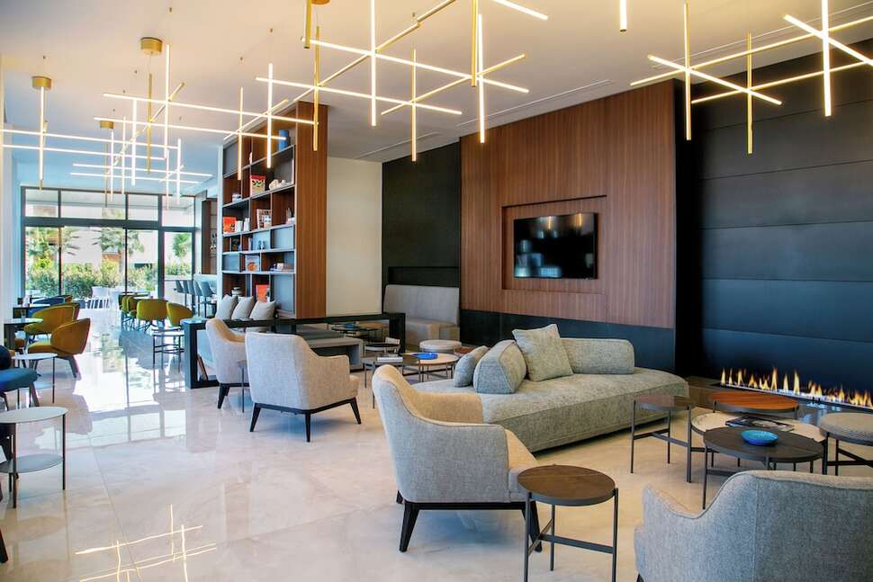 Ein Foto Mercure Larnaca Beach Resort