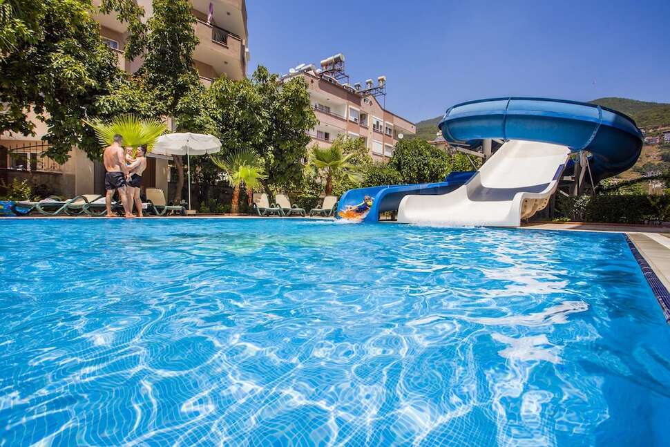 Een foto van het zwembad bij Kleopatra Royal Palm