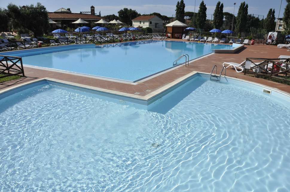 Een foto van het zwembad bij Villaggio Turistico Mare Si