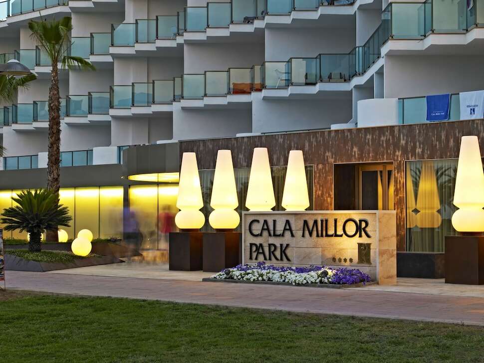 Een foto van de buitenkant van Hipotels Cala Millor Park